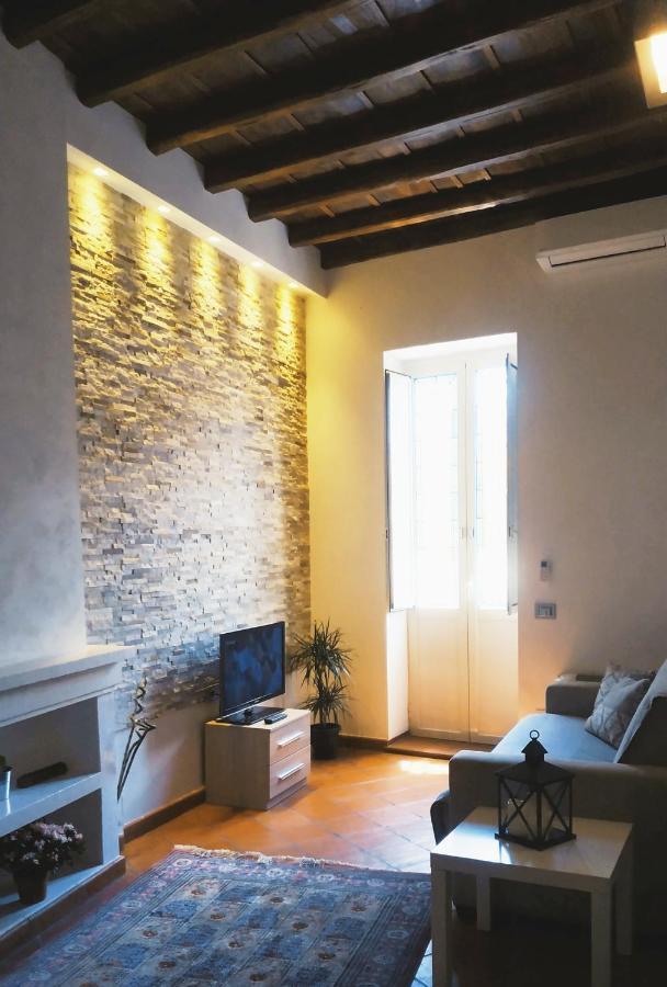 Holidays In Trastevere Appartamento *